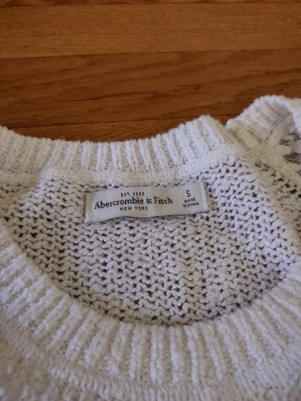 abercrombie & fitch white sparkle knit sweater floral lace sleeve panels small - Picture 3 of 5